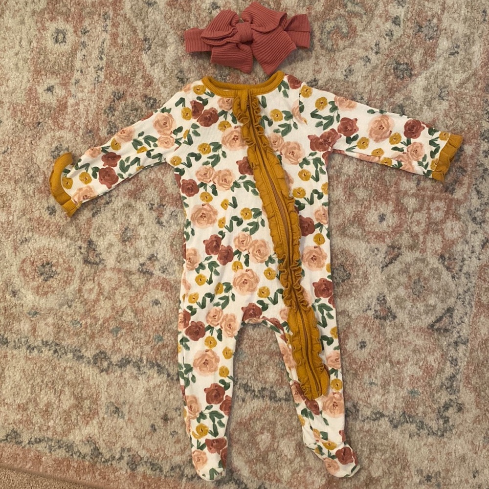 Mud Pie baby girl onesie size 3-6 month with matching bow headband
